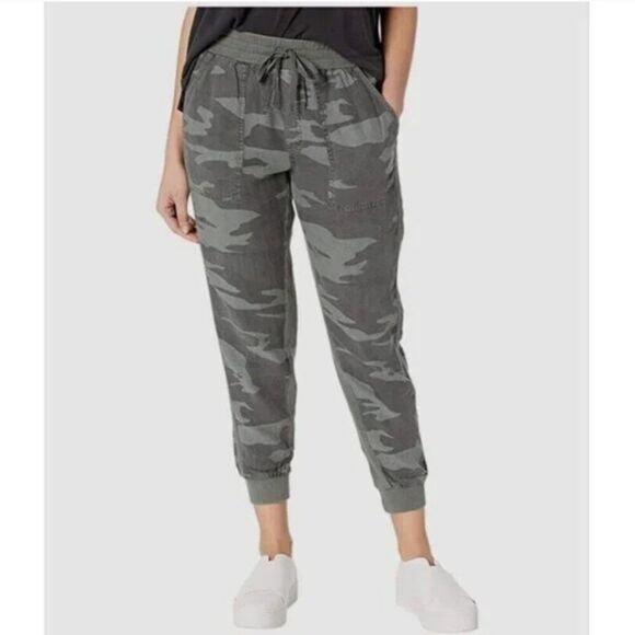 Splendid Green Camouflage 100% Rayon Lakeside Pull On Jogger Pants Size Large - Picture 1 of 9